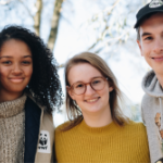 3 jeunes souriants - Volontaires WWF-Rangerclub